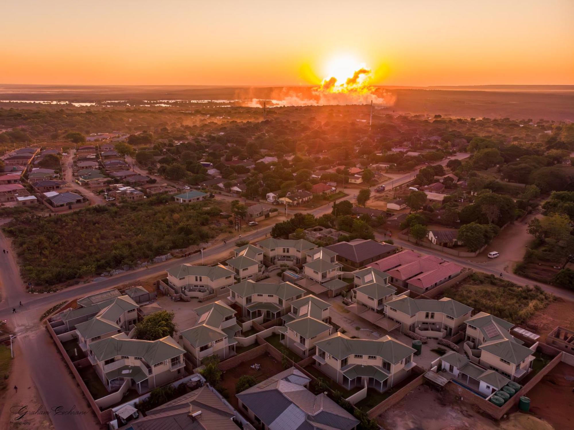 Апартаменти Miombo Mews Вікторія-Фоллс Екстер'єр фото